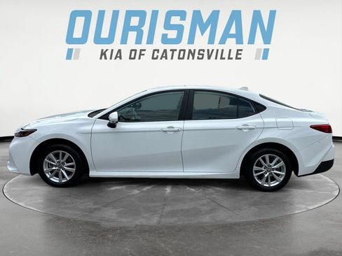 Used 2025 Toyota Camry LE w/ Convenience Package AWD/4WD image 3