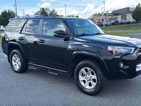 Used 2024 Toyota 4Runner SR5 Premium w/ Moonroof Package AWD/4WD image 2