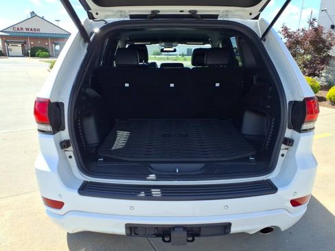 Used 2021 Jeep Grand Cherokee Laredo X AWD/4WD image 23