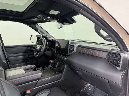 Used 2025 Toyota Sequoia 4WD image 15
