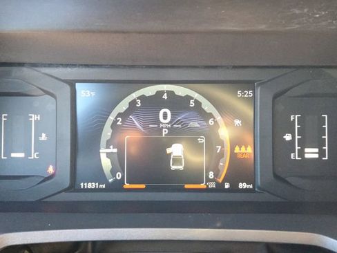 Used 2025 Toyota Tacoma SR5 AWD/4WD image 30
