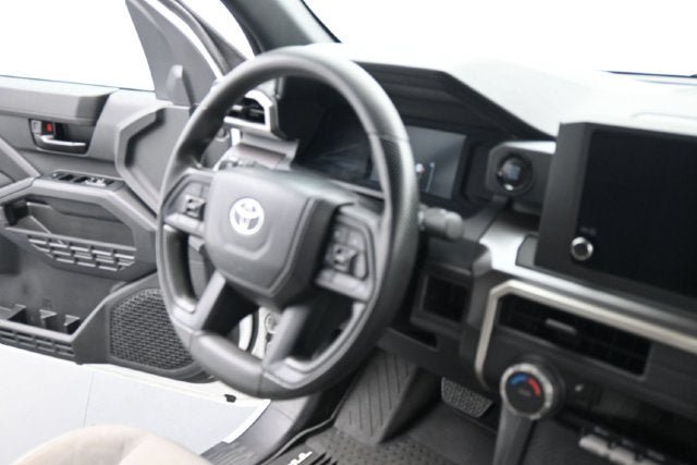 Used 2024 Toyota Tacoma SR5 AWD/4WD image 18