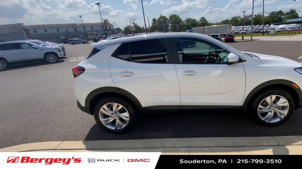 Used 2025 Buick Encore GX Preferred w/ Comfort Package AWD/4WD image 11
