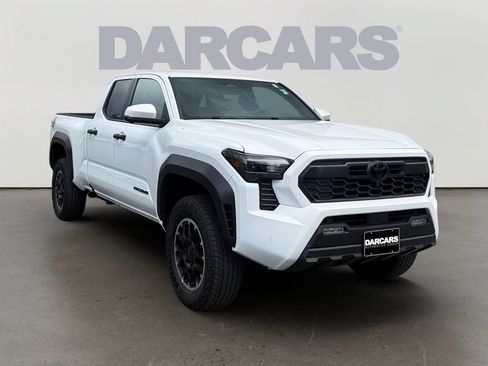 Used 2026 Toyota Tacoma TRD Off-Road w/ TRD Off Road Premium Package AWD/4WD image 1