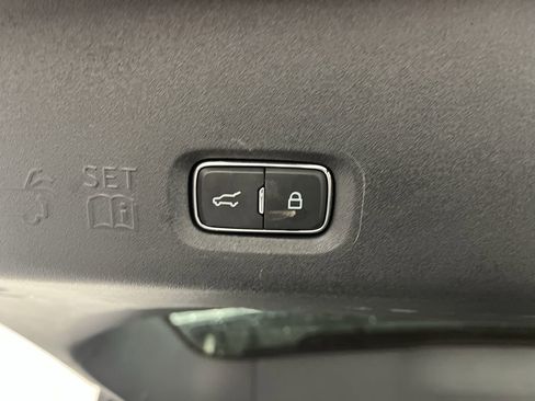 Used 2025 Ford Expedition Active image 37