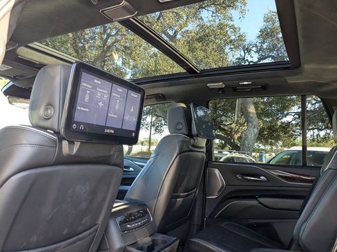 Used 2021 Cadillac Escalade Premium Luxury Platinum w/ LPO, Floor Liner Package image 20