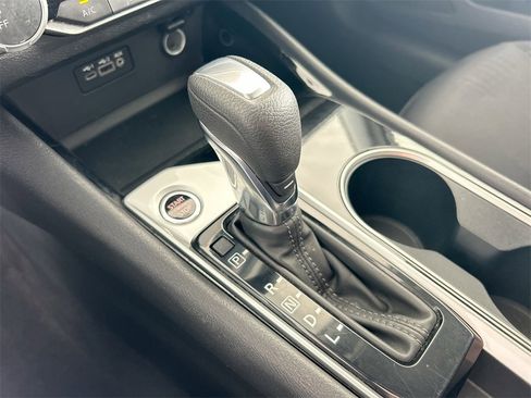 Used 2024 Nissan Altima 2.5 SV image 27