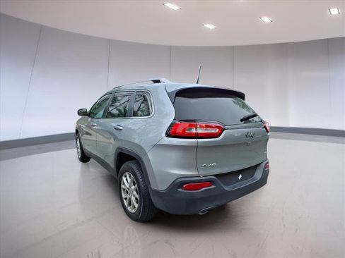 Used 2016 Jeep Cherokee Latitude image 3