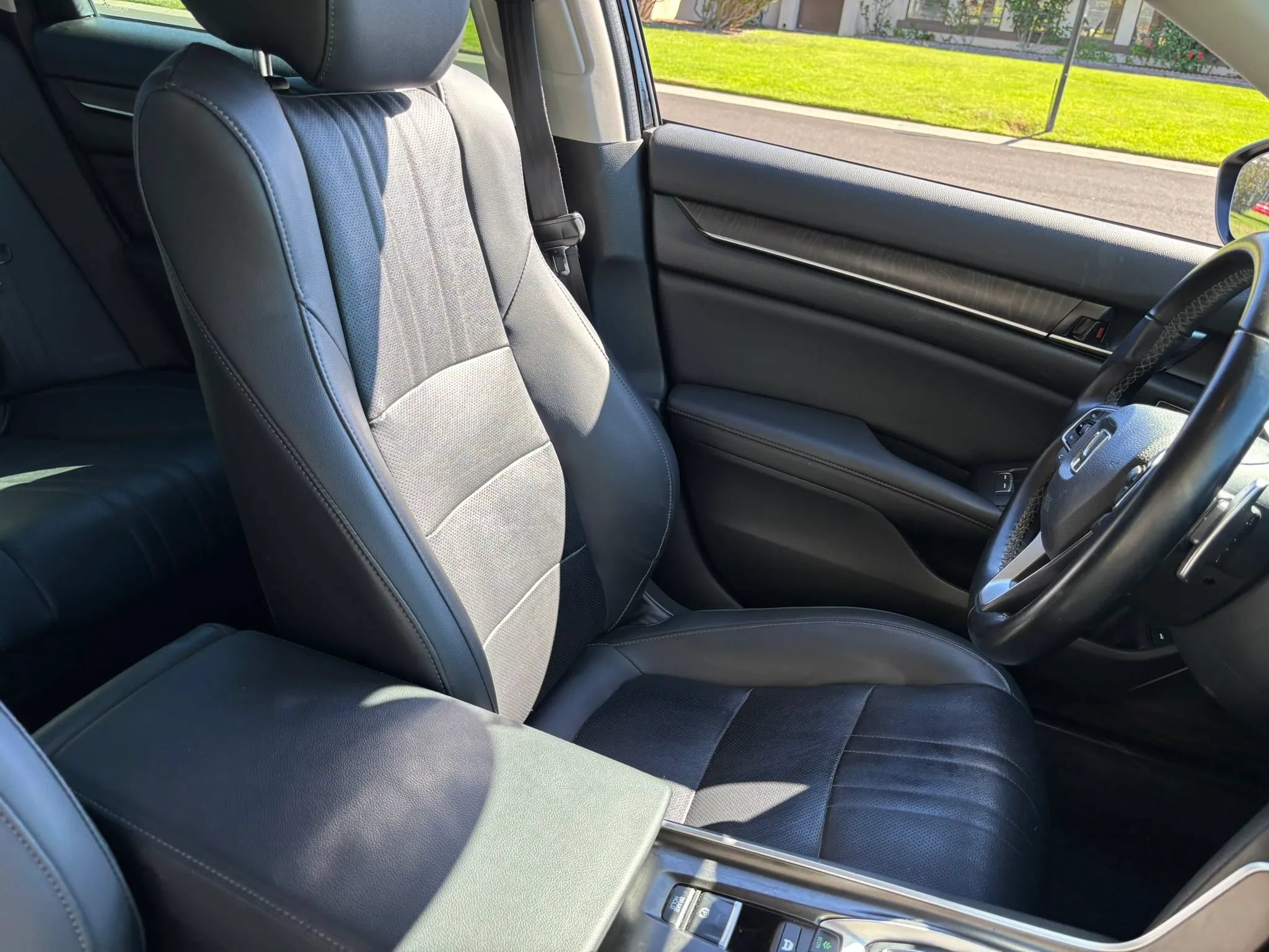 Used 2022 Honda Accord Touring image 13