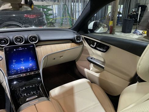 Used 2022 Mercedes-Benz C 300 Sedan image 4