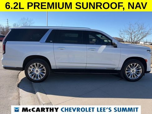 Used 2022 Cadillac Escalade ESV Premium Luxury image 17