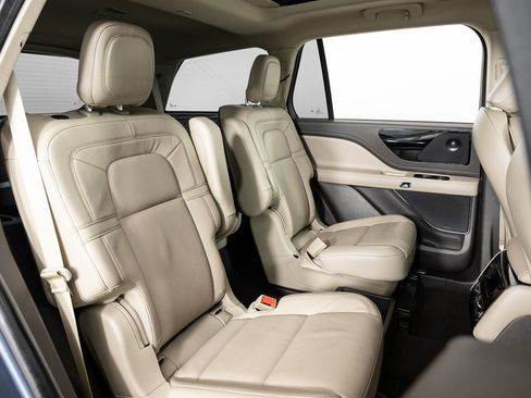 Used 2021 Lincoln Aviator Reserve w/ Class IV Trailer Tow Package image 26