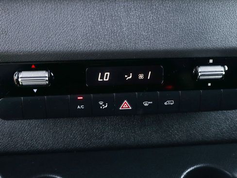 Used 2022 Mercedes-Benz Sprinter 2500 image 34