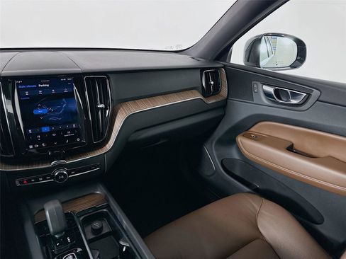 Used 2023 Volvo XC60 B5 Plus w/ Climate Package image 24