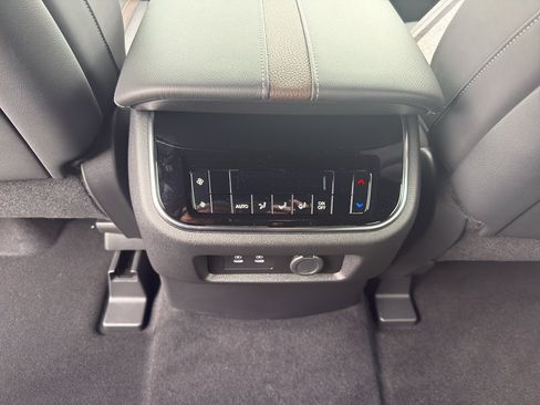 New 2026 Nissan Armada SL w/ Captain's Chari Seat Package AWD/4WD image 31
