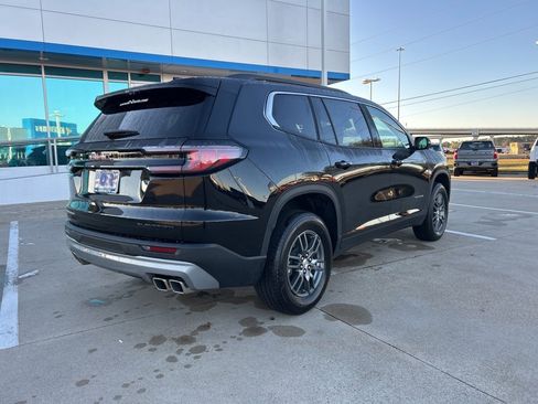 Used 2025 GMC Acadia Elevation image 5