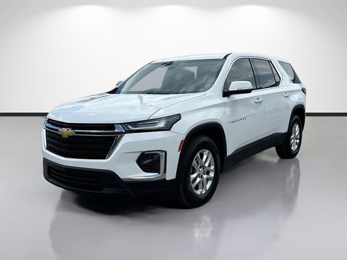 Used 2022 Chevrolet Traverse LS w/ LPO, Cargo Package FWD image 7