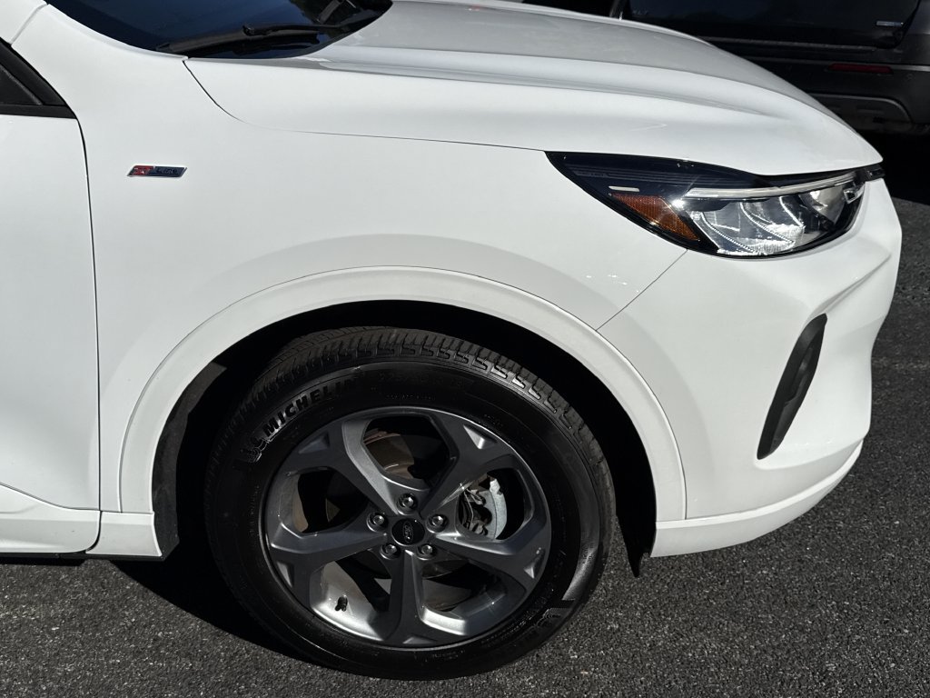 Used 2023 Ford Escape ST-Line Select w/ Tech Pack #2 AWD/4WD image 9