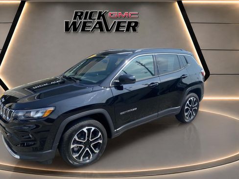 Used 2023 Jeep Compass Limited AWD/4WD image 3