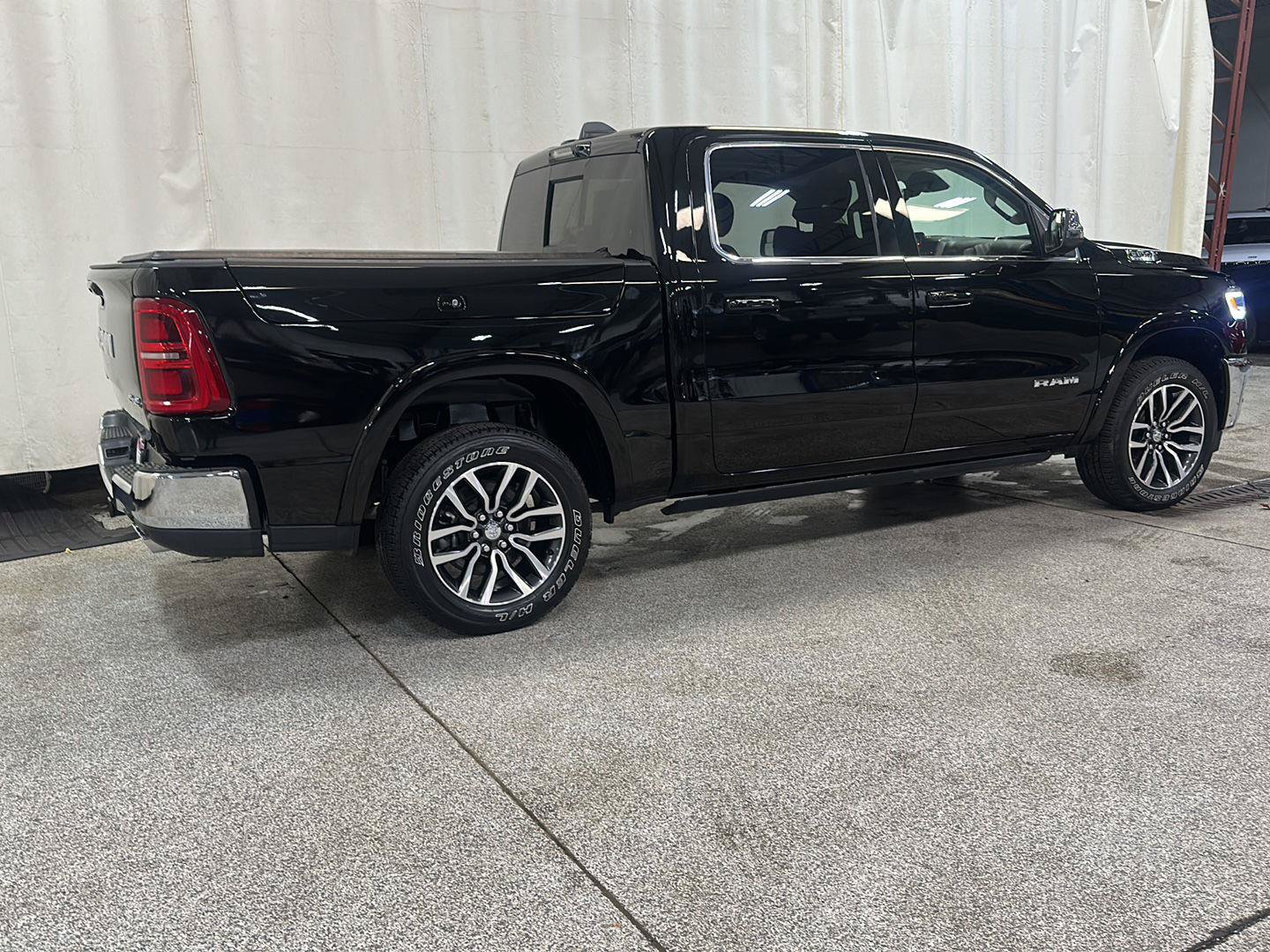 Used 2025 RAM 1500 Limited AWD/4WD image 5