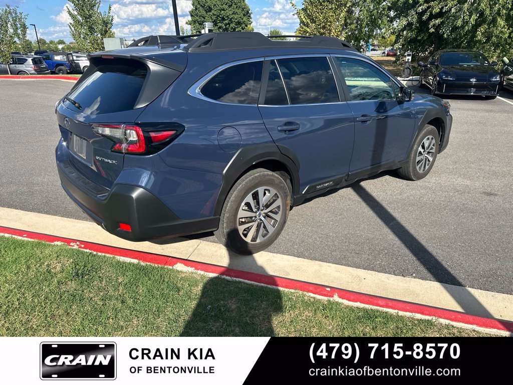 Used 2025 Subaru Outback Premium AWD/4WD image 2