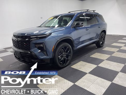 Used 2025 Chevrolet Traverse RS w/ LPO, Floor Liner Package image 1