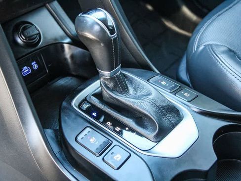 Used 2018 Hyundai Santa Fe Sport image 20