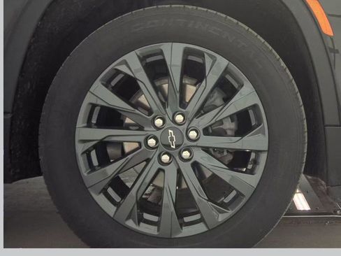 Used 2023 Chevrolet Traverse RS image 11