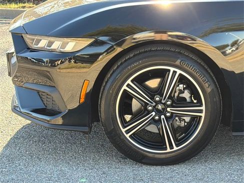 Certified 2024 Ford Mustang Coupe image 5