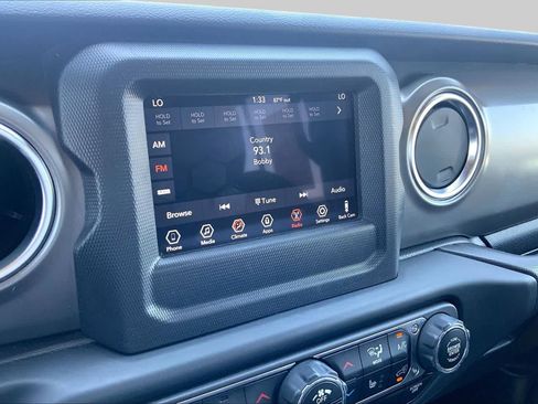 Used 2021 Jeep Wrangler Unlimited Rubicon w/ Cold Weather Group AWD/4WD image 27