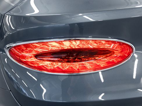 Used 2022 Bentley Bentayga image 19