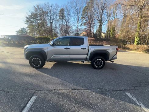 Used 2025 Nissan Altima 2.5 SR image 15