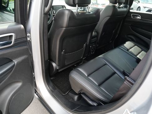 Used 2020 Jeep Grand Cherokee Limited AWD/4WD image 21