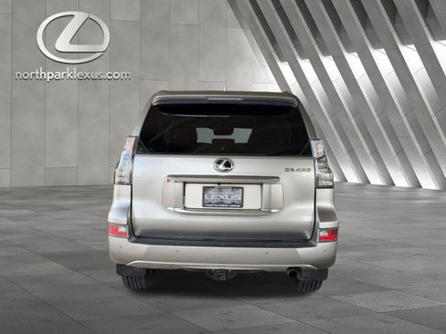 Certified 2020 Lexus GX 460 Luxury w/ Accessory Package AWD/4WD image 28