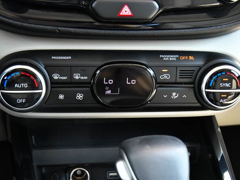 Used 2024 Kia Soul EX image 23