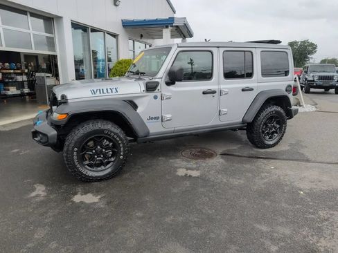 Used 2023 Jeep Wrangler Unlimited w/ Sun & Screen Package AWD/4WD image 1