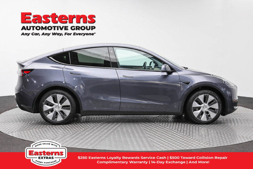 Used 2023 Tesla Model Y Long Range AWD/4WD image 5