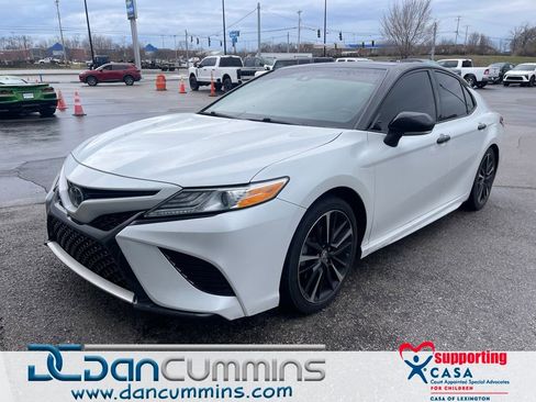 Used 2020 Toyota Camry XSE FWD image 1