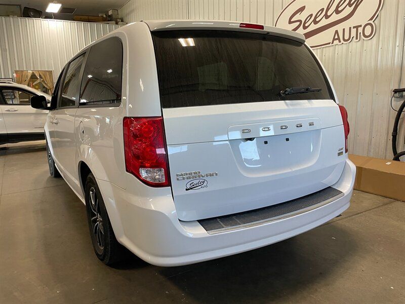Used 2019 Dodge Grand Caravan GT FWD image 3