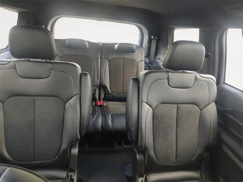 New 2025 Jeep Grand Cherokee L Laredo image 13