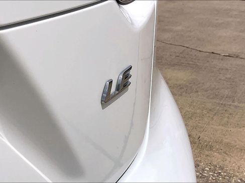 Used 2025 Toyota Corolla LE FWD image 10
