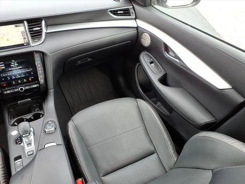 Used 2022 INFINITI QX50 Essential image 19