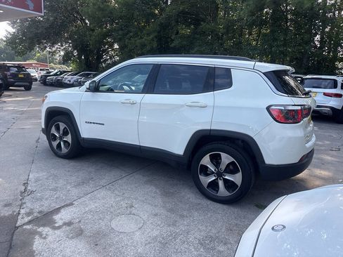 Used 2017 Jeep Compass Latitude w/ Popular Equipment Group AWD/4WD image 7