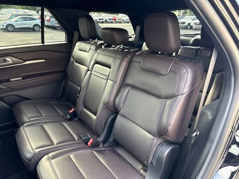 Used 2026 Ford Explorer Platinum AWD/4WD image 9