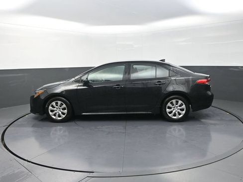 Used 2024 Toyota Corolla LE FWD image 4