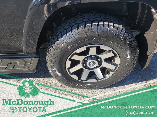 Used 2023 Toyota 4Runner TRD Off-Road Premium AWD/4WD image 25