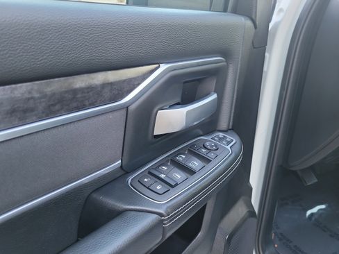 Used 2024 RAM 2500 Big Horn w/ Bed Utility Group image 7