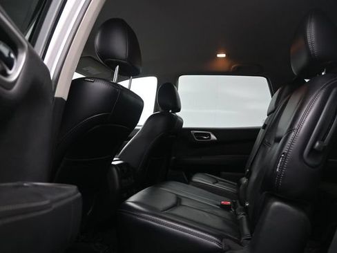 Used 2020 Nissan Pathfinder SL AWD/4WD image 11