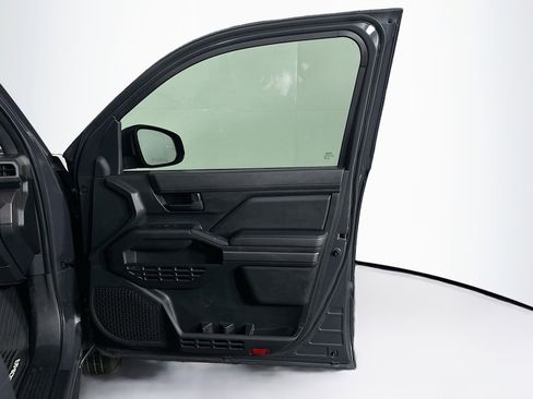 Used 2025 Toyota Tacoma SR5 image 30