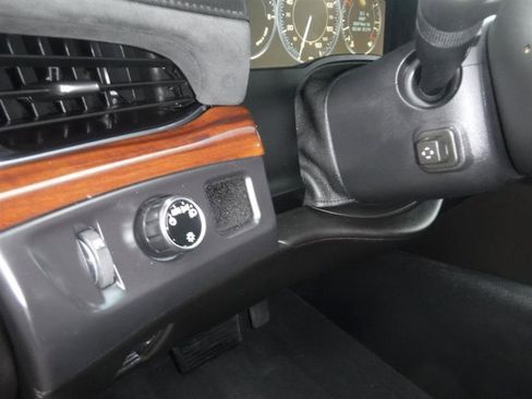 Used 2015 Cadillac Escalade Premium image 38